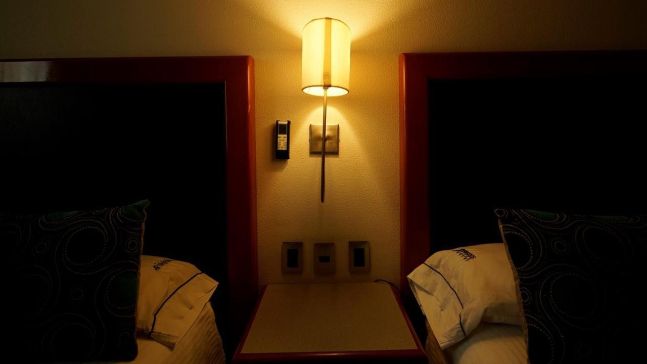 Hotel Abastos Plaza Μεξικό Εξωτερικό φωτογραφία
