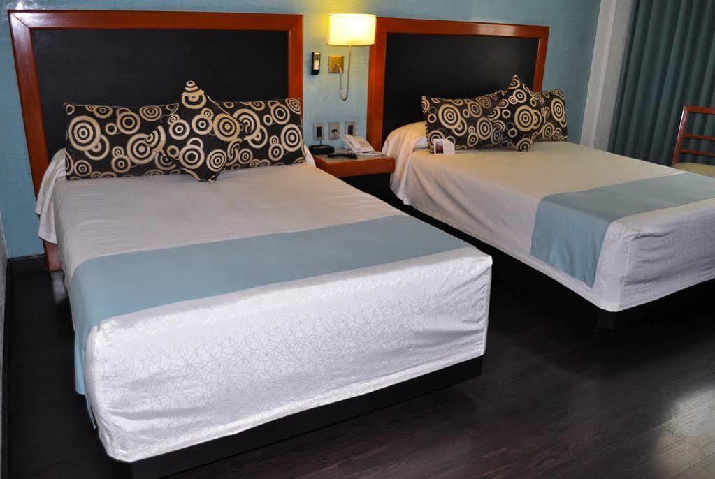 Hotel Abastos Plaza Μεξικό Εξωτερικό φωτογραφία